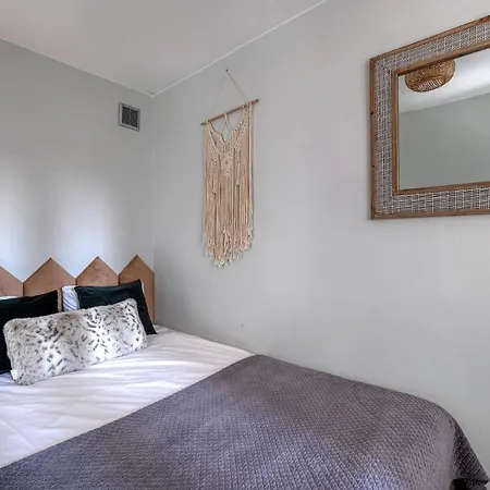 Lägenhet 3rooms At Emilii Plater 55 Deluxe In Manhattan