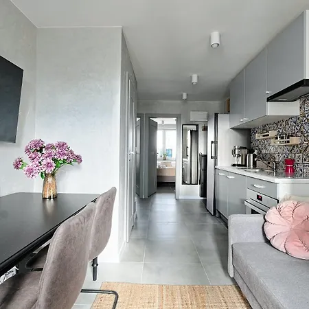Emilii Plater 55 Deluxe Warm In Manhattan Apartment *