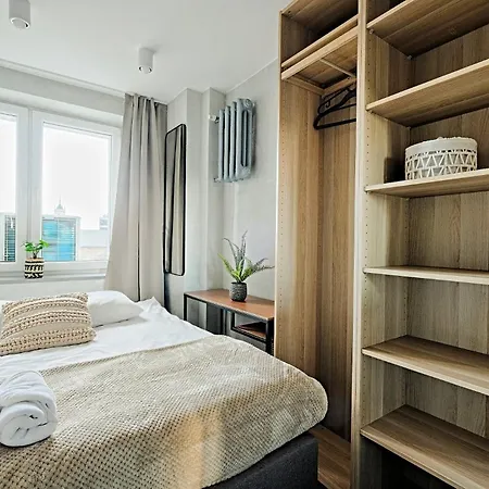 Emilii Plater 55 Deluxe Warm In Manhattan Apartment