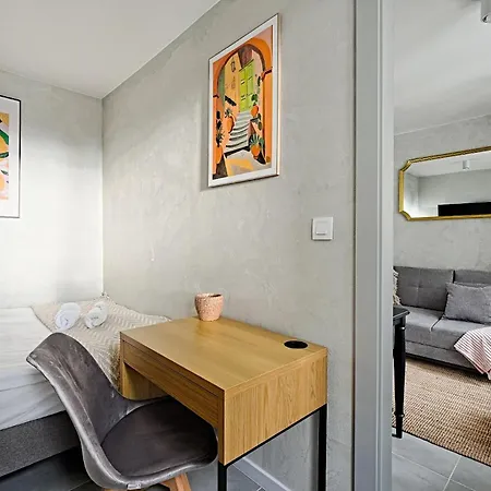 Apartment Emilii Plater 55 Deluxe Warm In Manhattan Warsaw